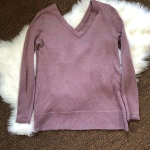 Market & Spruce V-neck Sweater | Size M